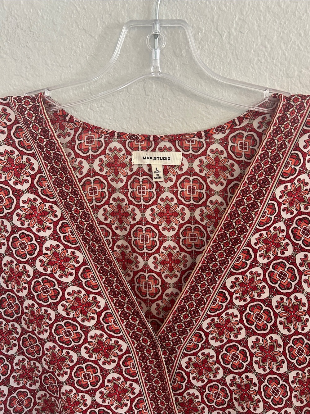Max Studio Red Floral Print V-Neck Blouse - Picture 4 of 7